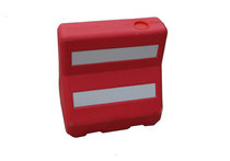 Small water horse red and white isolation pier irrigation sand irrigation isolation fence Plastic anti-collision bucket pier diversion roadblock facilities