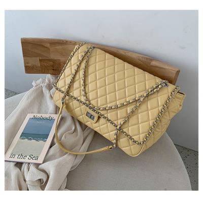  2019 summer new Korean version of the texture of foreign style fashion patent leather lingge shoulder oblique cross bag large easy chain bag female