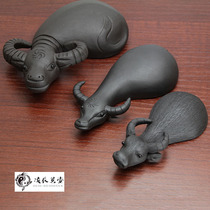 Special clearance Handmade small buffalo twist Qiankun Yixing Purple Sand sculpture ornaments boutique tea pet play ashtray