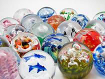 Exquisite bookcases bookshelves glass decorations crystal ball ornaments multi-color optional managers recommendation