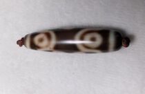 After hundreds of years of seven broken beads 42*11 they can be glued back with gold material light yellow paste and oil