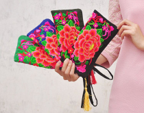 Four pieces of double-sided embroidered embroidered wallet containing bag hand grab bag with zero wallet phone bag makeup bag