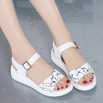 2019 Summer new 14 Girls Korean version Girls 13 Junior High School students CUHK Boy 15 years old flat genuine leather sandals 12
