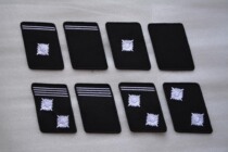 De-spotted collar with black bottom double lightning embroidery collar