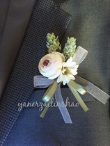 (European forest Chinese wedding celebration)Groom Best man Parents guest corsage Bride bridesmaid wrist flower