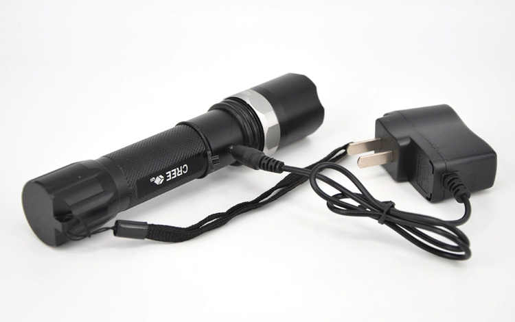 Đèn pin sạc ngoài trời Black Knight Xoay zoom ánh sáng ba tốc độ đèn pin sạc