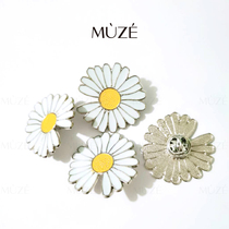 Fire all over the universe of the little daisy is coming~ ~ Little daisy brooch·windproof alloy buckle·Imitation light jewelry