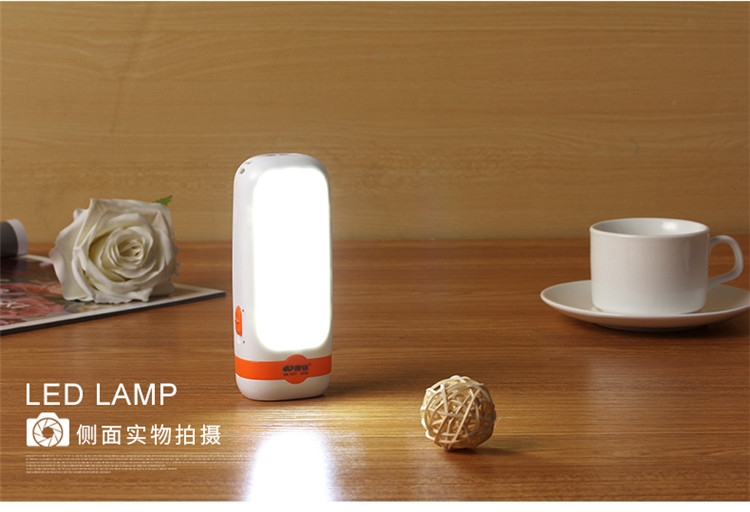 Kang Ming LED mini đèn pin sạc tay đài phát thanh ánh sáng dual-sử dụng sinh viên ngoài trời di động ánh sáng ký túc xá đèn led chạy pin