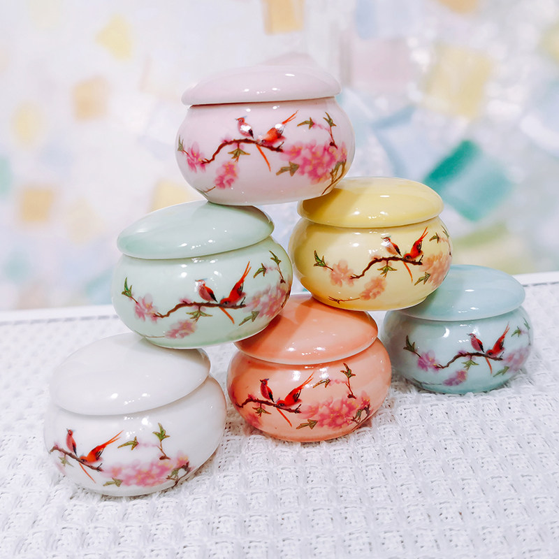 Such As Lingzi Ancient Wind Carving Flower Lipstick Ceramic Tank Loo God Oil Mouth Grease Mouth Red Pot Tea Balsamic Butter Jar 15G Dress