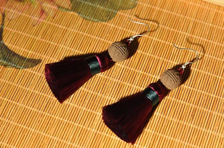 Luật pháp cổ xưa thơm sterling bạc tua bông tai hương thơm hạt hương thơm thuốc cổ phong cách han trang điểm với quần áo - Sản phẩm hương liệu