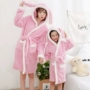 Trẻ em gái ngủ đêm cô gái áo choàng flannel trong trẻ em lớn mẹ và con gái đồ ngủ cha mẹ dày bộ pijama