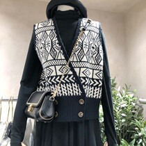 South Koreas Dongdaemun Early Spring Retro Antique Flower temperament Lean Weight Reduction 100 lap V collar knit waistcoat Vest Female Blouse