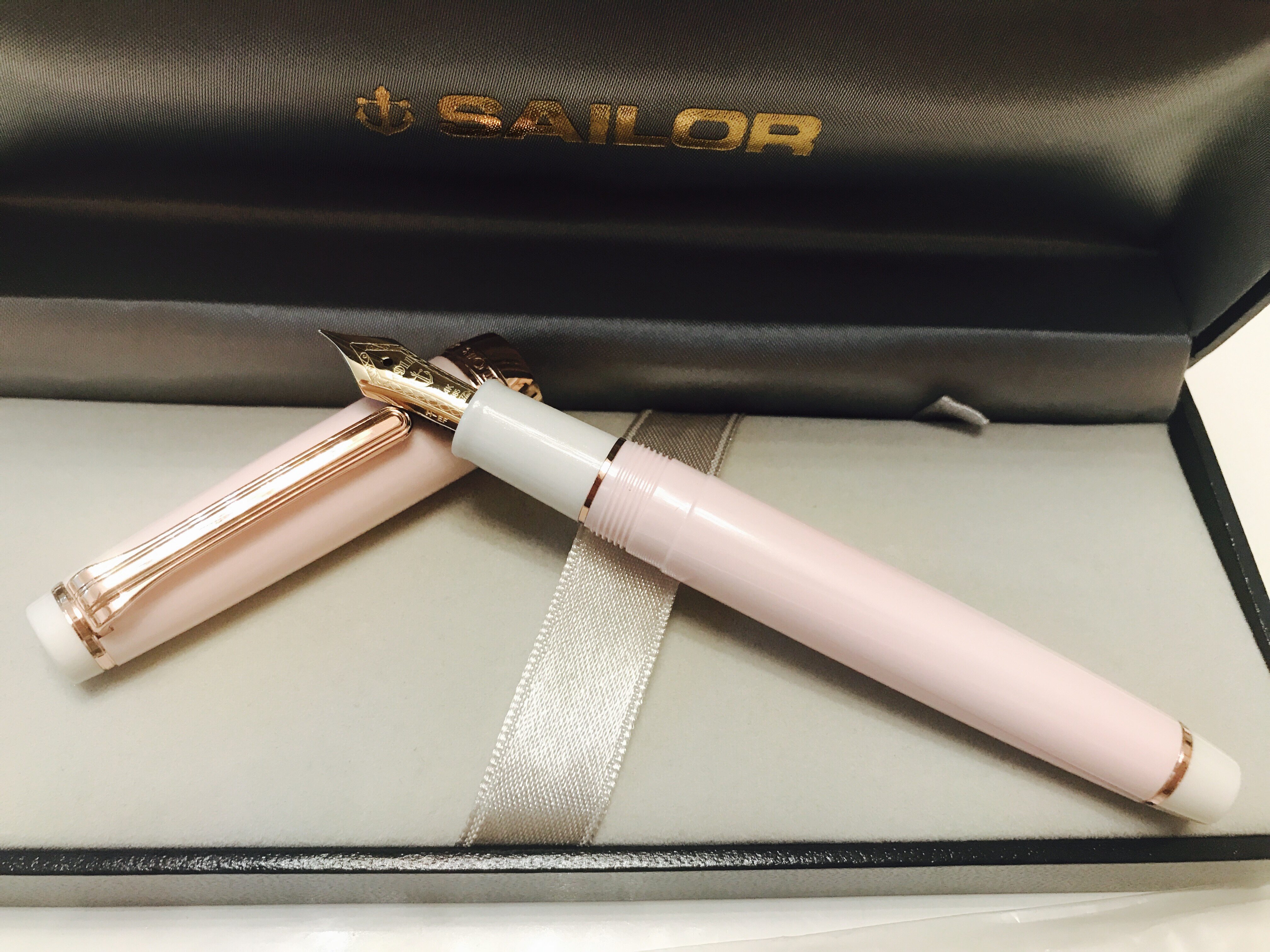 (store fixed gold necklace) (note the name of the pre-set goods)