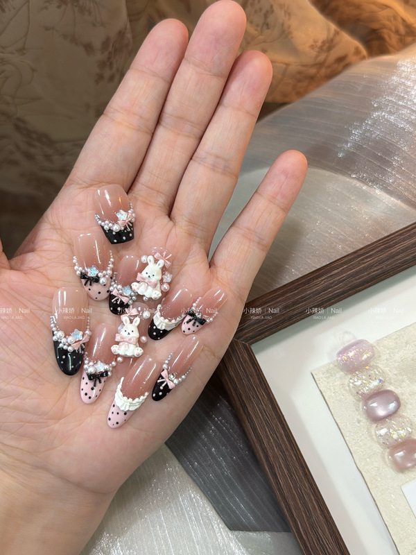 Little Spicy Cutie·【Brown Sugar Milk Bunny】French-Style Blush That Brightens the Complexion, Sweet, Cool, and Cute Little Bunny Handmade Press-On Nails