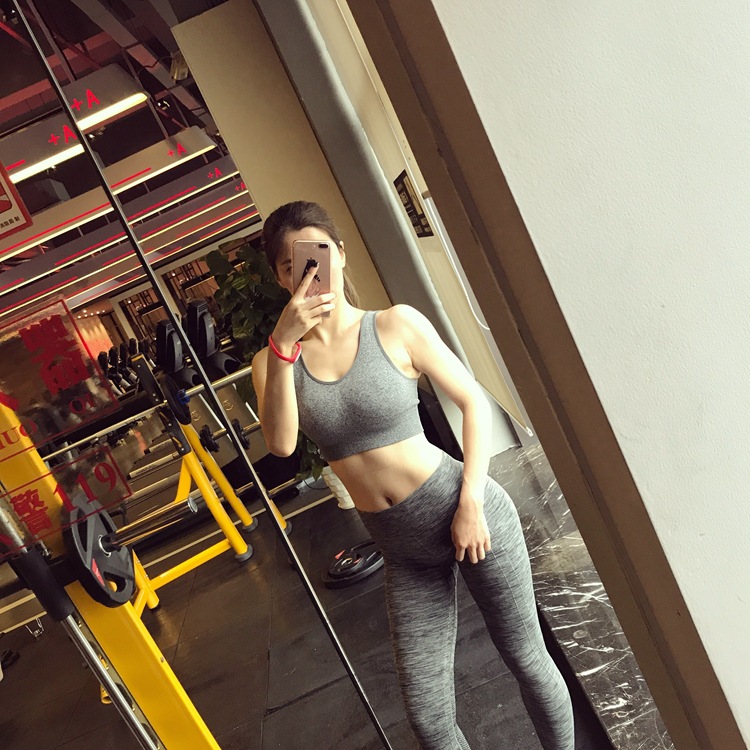 Tây Ban Nha đơn kim cương đắt tiền đồng bộ rộng đơn giản chống sốc cao đàn hồi loạt cổ điển thể thao đồ lót với pad áo bra chạy bộ