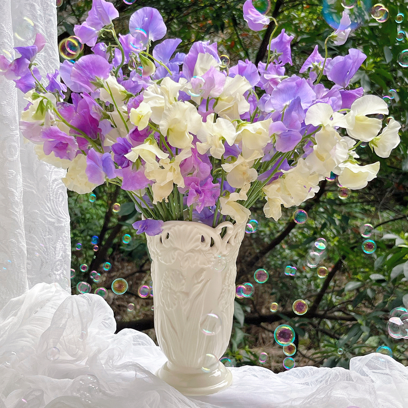 Cai Cai's Ceramic Sundries, Iris Relief Vase, Creamy and Warm Relief, Leno× with Gold Rim, Gift-Giving