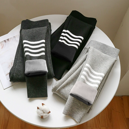 Утечка зазора ~ встречная зазорная одежда, известная внешнеторговая женская одежда плюс бархатные внутренние брюки для женщин, которые можно носить в качестве верхней одежды для полных девушек, чтобы сделать их стройнее