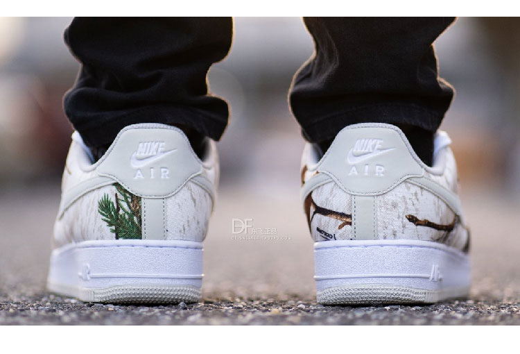 Nilke Air Force 1 Air Force One AF1 Trắng Ngụy trang Đàn ông và Phụ nữ Giày đế thấp AO2441-100 - Dép / giày thường shop giày thể thao