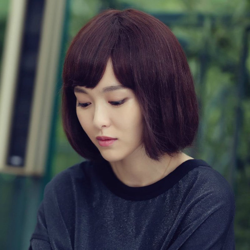 Молчи мем. Люблю ее. Мо молчит. Мем когда в группе все молчат. Женщина палец у губ.