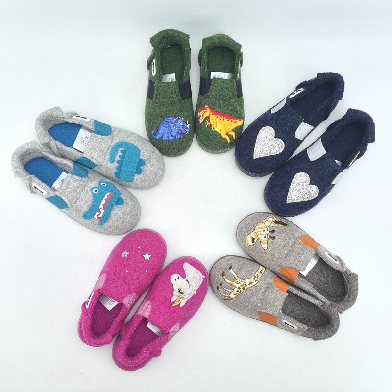 Foreign Trade Export Austrian Wool Slippers for Boys and Girls, Soft-Soled, Lightweight, Non-Slip, Cartoon Parent-Child Slippers Foreign Trade Export Austrian Wool Slippers for Boys and Girls, Soft-Soled, Lightweight, Non-Slip, Cartoon Parent-Child Slippers