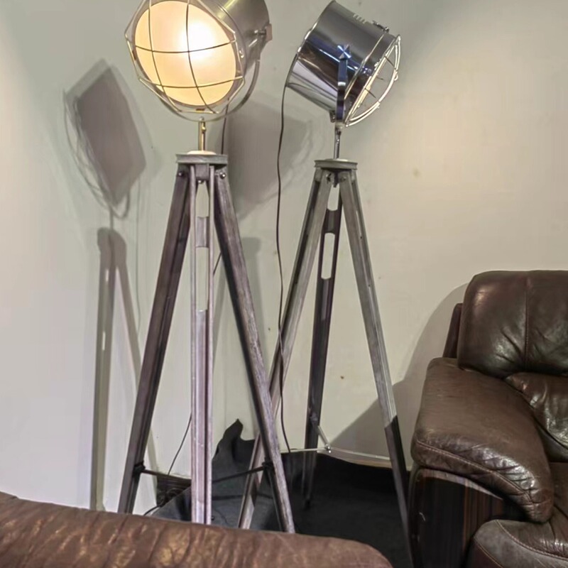 Laiting Yijia Industrial Style Floor Lamp Wooden Tripod Searchlight American Loft Living Room Sofa Standing Lamp