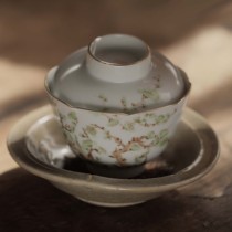 Mi Yun Zhai (green calyx)Plum Kwai Kou Gaiwan Single Gaiwan Jingdezhen hand-painted Kung Fu tea set