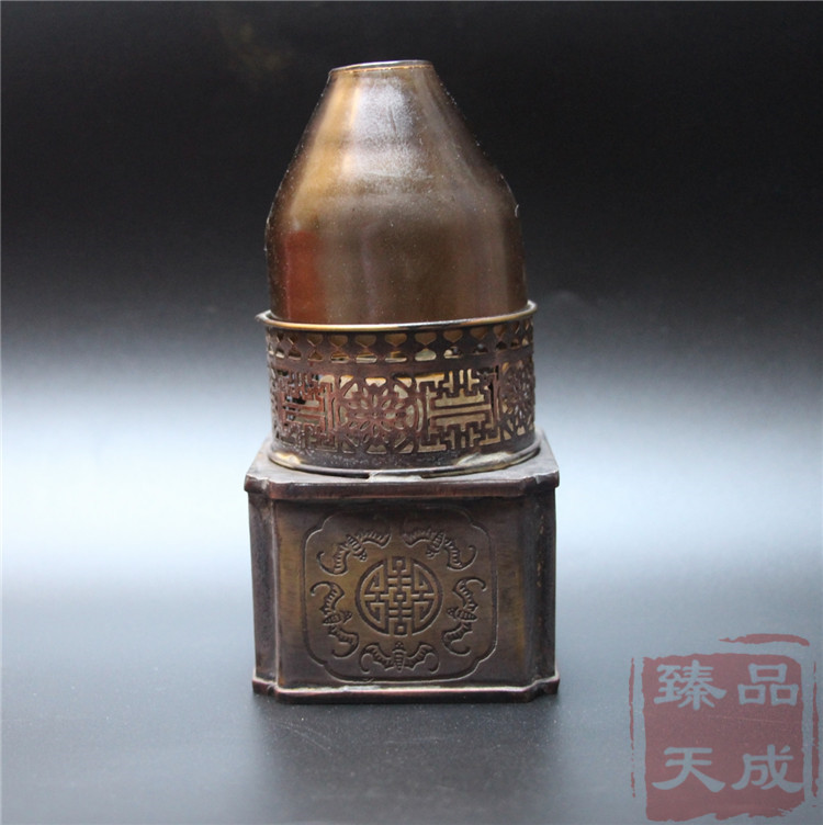 Retro hollowed-out pure copper old big smoke lamp coal oil lamp cigarette light wine fine lamp film and TV props collection