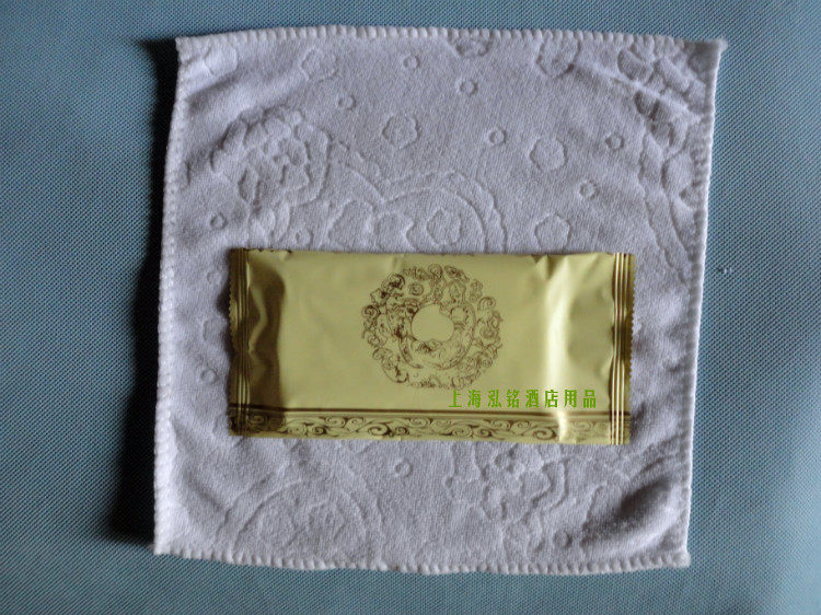 Disposable wet wipes ultra-fine nano-embossed wet towels hotel catering universal wet wipes can be customized printing logo