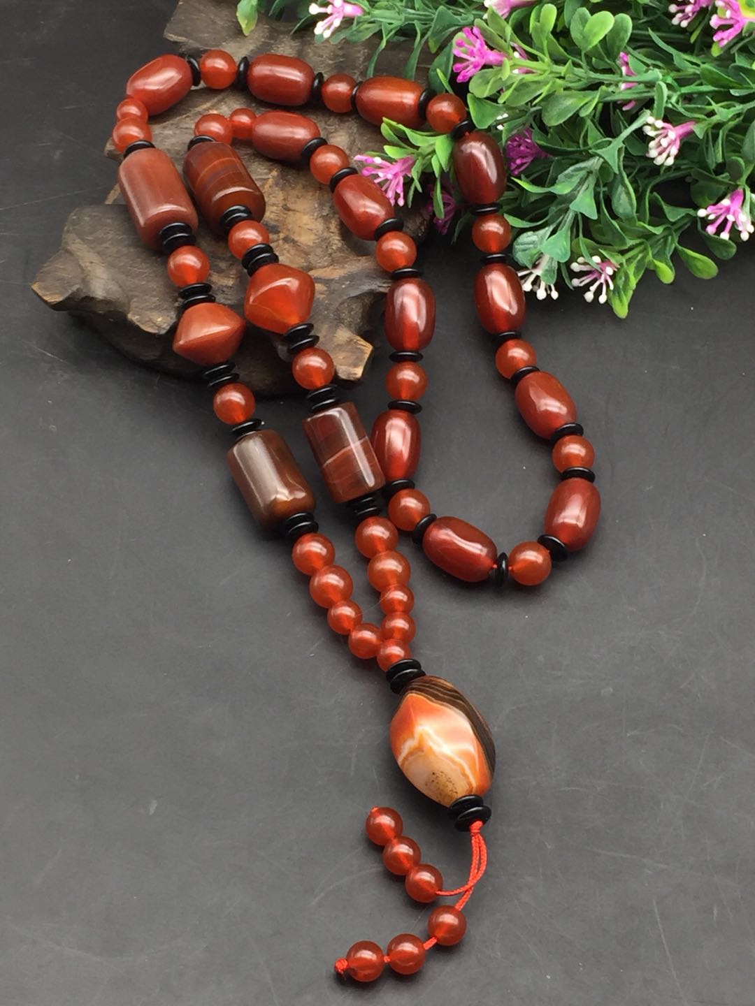 Natural Tibetan old dzi bead old agate chalcedony necklace three-eyed pendant nine-eyed dzi bead cinnabar genuine