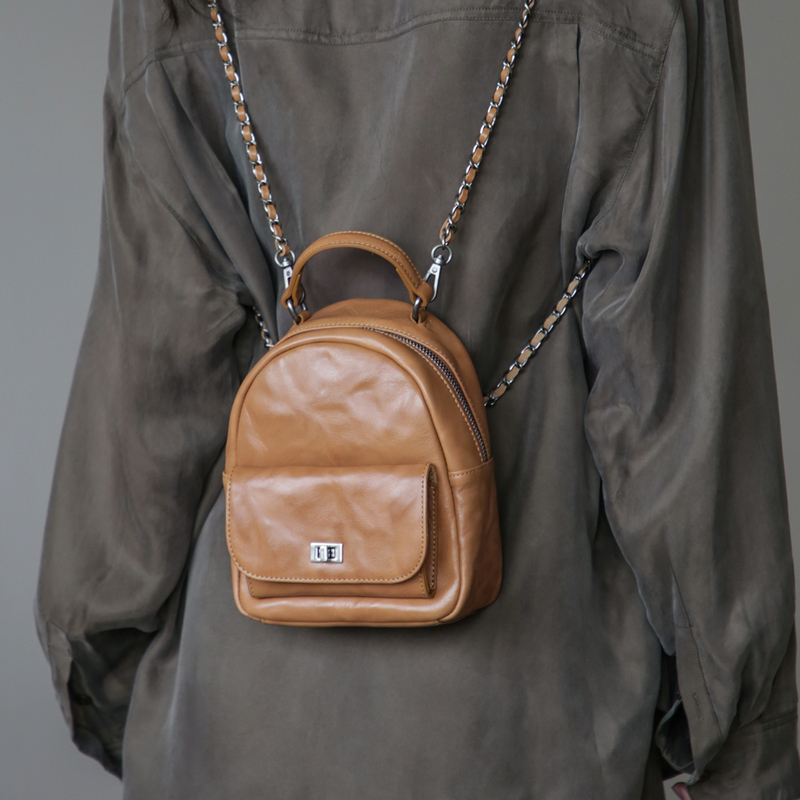 Vintage-Style Double-Shoulder Bag for Women, Made of Vegetable-Tanned First-Layer Cowhide Leather, Chain Small Backpack, Fashionable and Versatile Mini Commuter Bag
