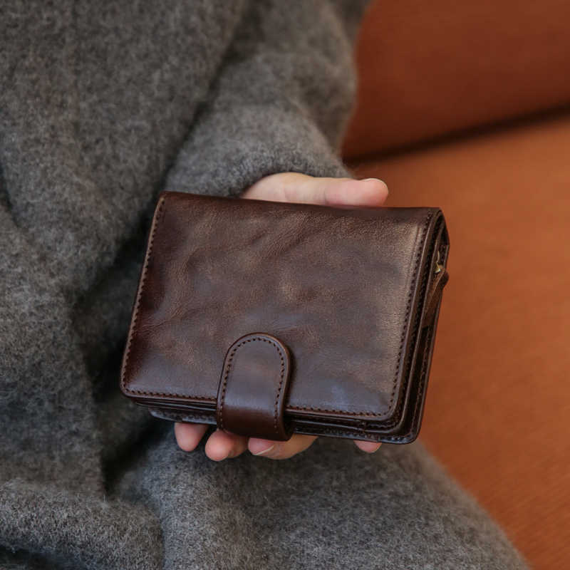 Vintage Genuine Leather Short Wallet for Women, Vegetable-Tanned First-Layer Cowhide, 2026 Autumn, Large Capacity, Multiple Card Slots, Men's Wallet