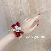 Love red high-end crystal pearl flower knot wedding bride bridesmaid sister group annual wrist flower