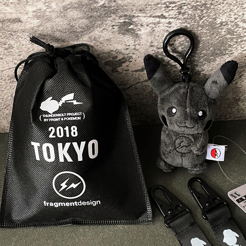 Authentic Trendy Brand Hiroshi Fujiwara Keychain Accessory Dark Black Pikachu Lightning Doll Co-Branded Backpack Car Small Pendant