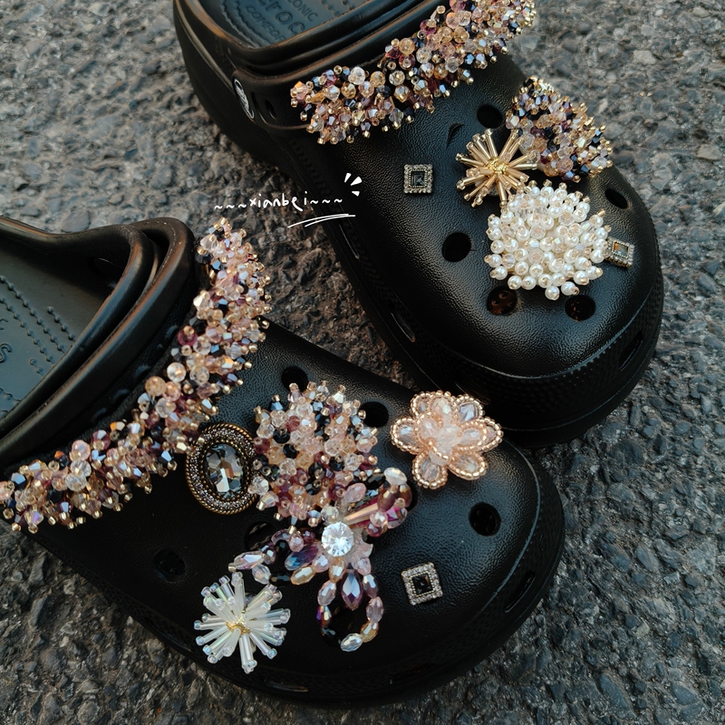 Beast Aesthetics [Night Walk] Ultra Heavy Crystal Crocs-Compatible Black Clog Shoe Charms