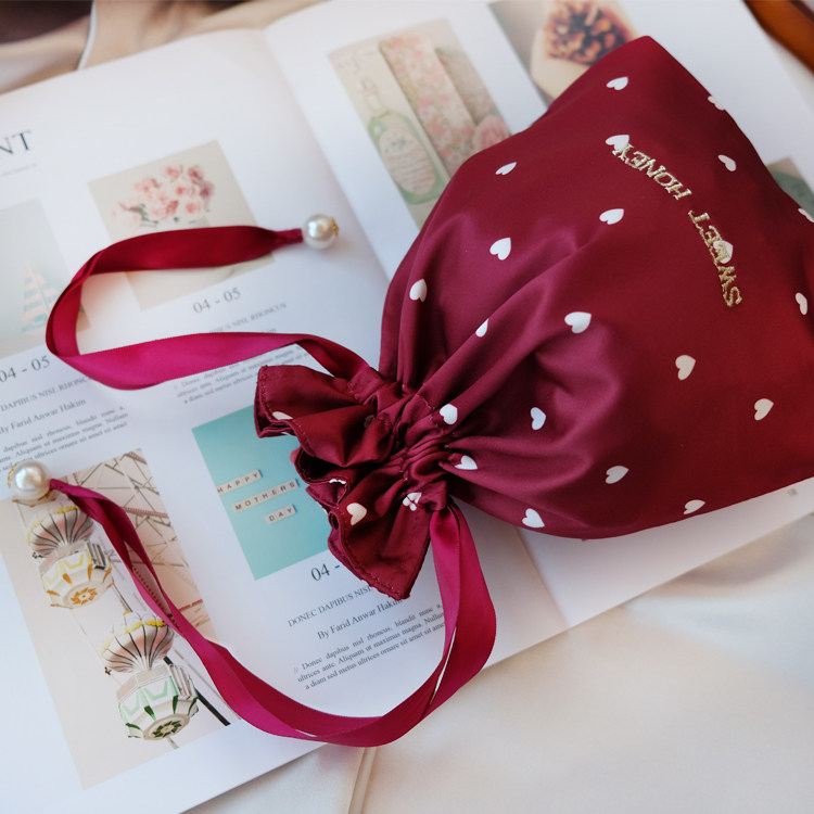 Japanese sweet lovely printed pearl silk snow beam pocket makeup bag for portable collection