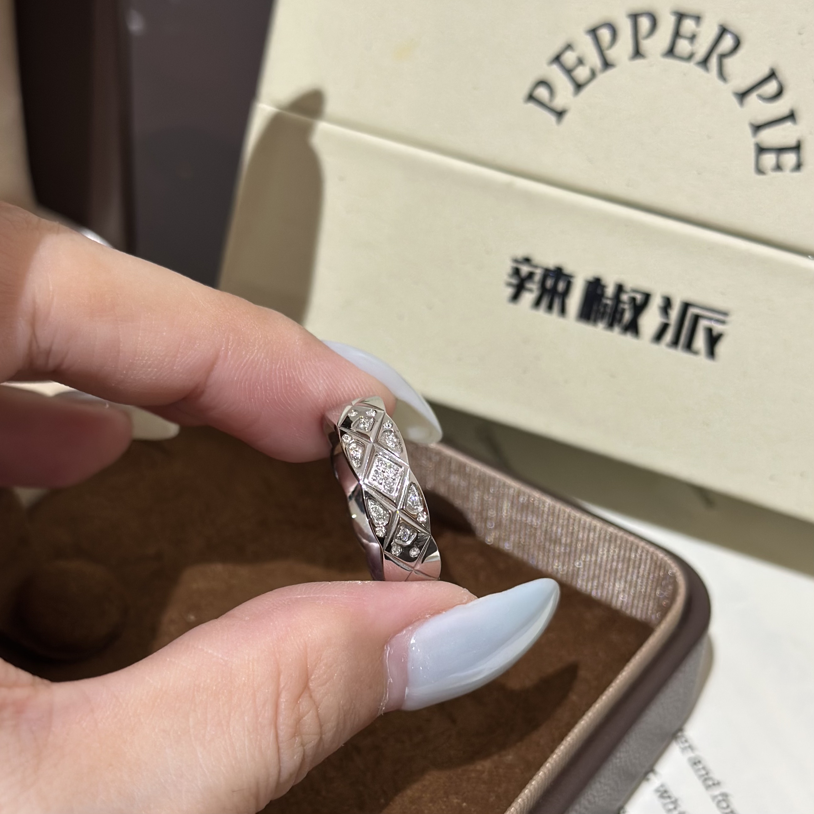 Chili Pie customized non-fading classic coco diamond pattern ring for women light luxury niche high-end ring