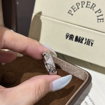 Chili pie customized non-fading classic coco diamond pattern ring for women light luxury niche high-end ring