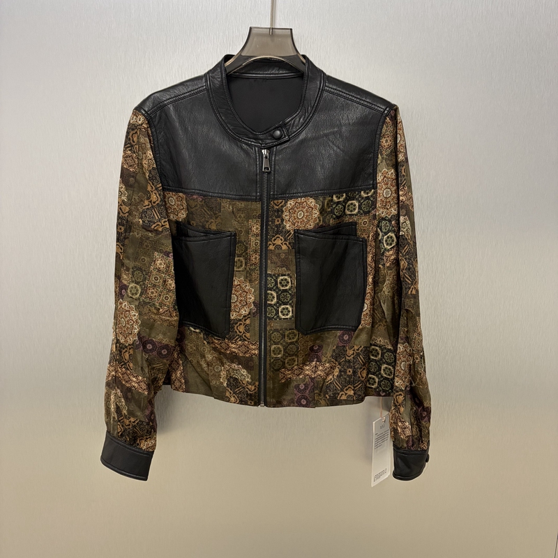 Same Style as in the Mall, an 63W312, Fashionable Patchwork Pu Leather Printed Short Biker Jacket, 2026 Autumn Same Style as in the Mall, an 63W312, Fashionable Patchwork Pu Leather Printed Short Biker Jacket, 2026 Autumn