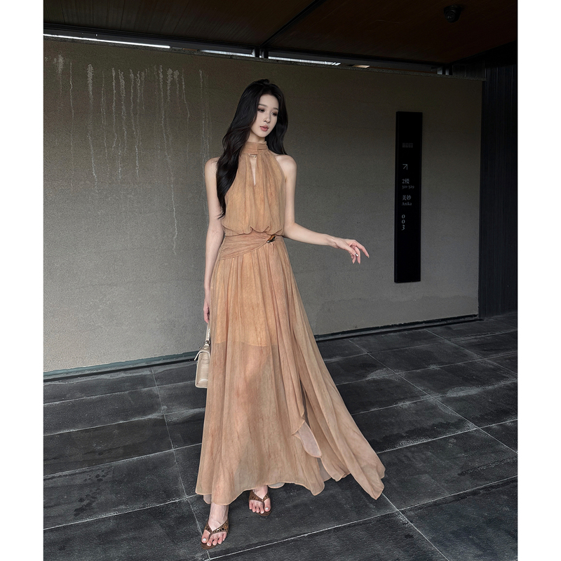 Byonion New Chinese-Style Sleeveless Waist-Cinching Halter Dress for Women 2026 Summer Seaside Vacation Style Elegant Long Dress
