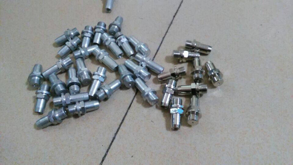 Pressure measuring nozzle