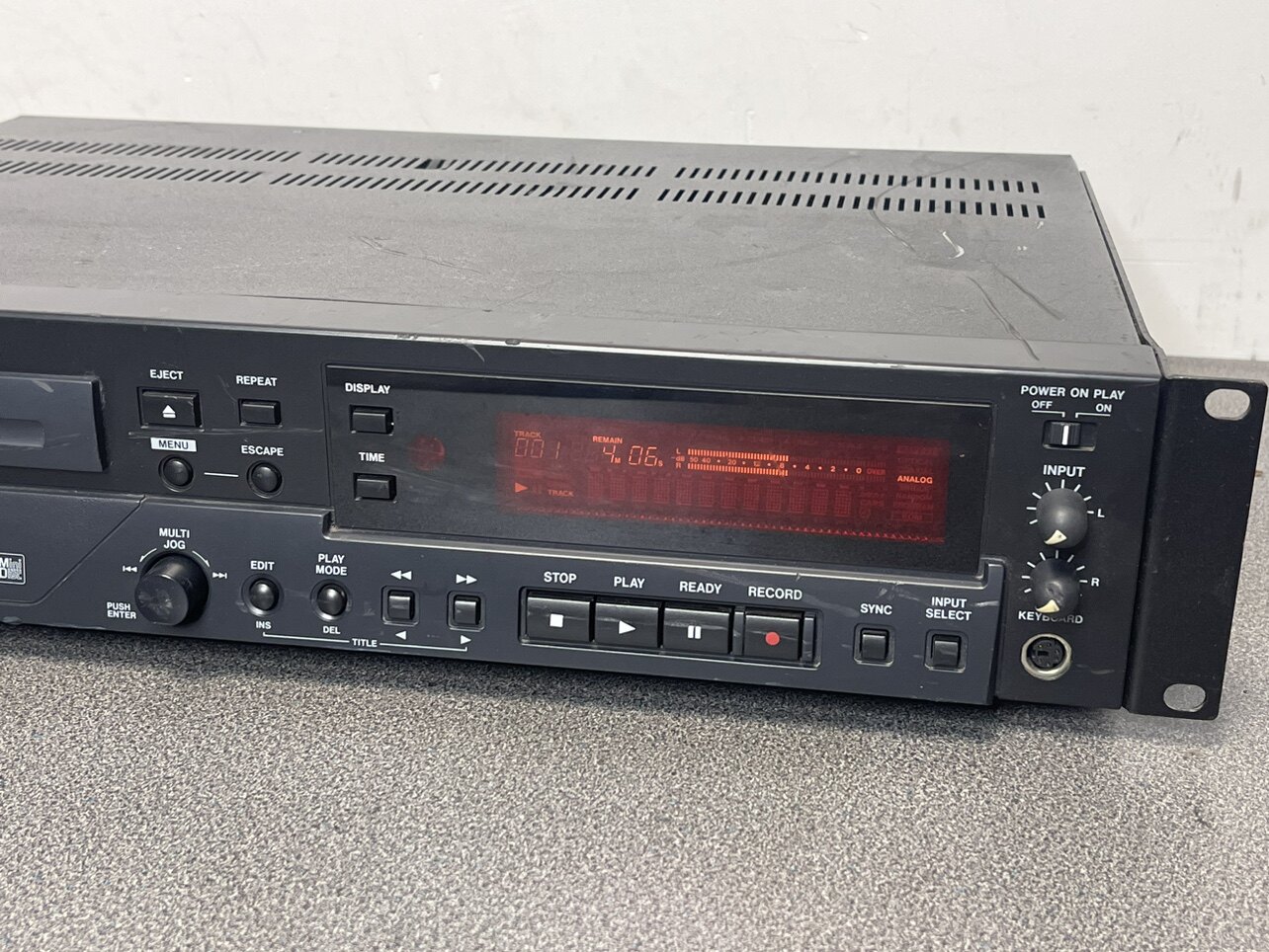 TASCAM MDレコーダー MD-02B MD-02B | MD レコーダー | TASCAM (日本)