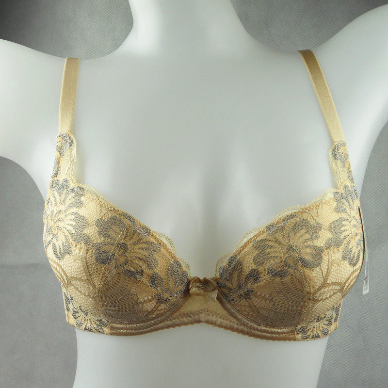 Ancient and modern underwear counter specials Adjustable gather bra Side embroidery lace cute 0D202