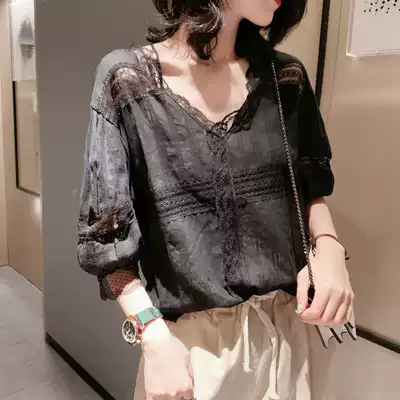 Short sleeve chiffon shirt women's summer 2021 new V-collar hollow loose design sense niche thin bottom coat tide