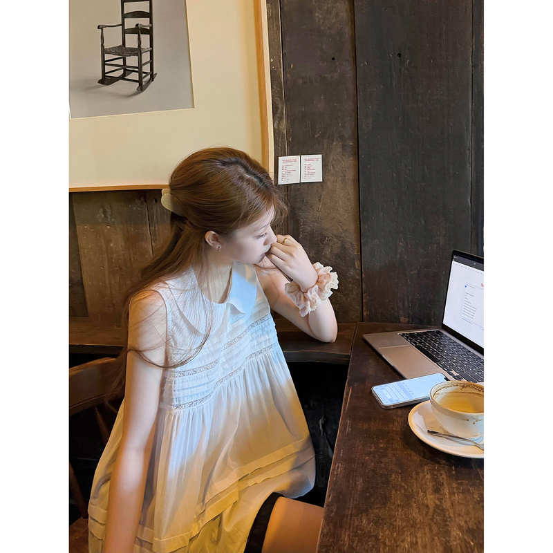 Sweetc/Designed Doll Collar Lace Patchwork Sleeveless Vest for Women, Summer French Style, Elegant and Age-Reducing Top