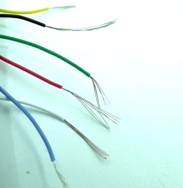Ultra-fine soft silicone wire outer diameter 0 8mm multi-strand wire 7-core stranded heat-resistant wire ultra-fine fold-resistant oil-resistant wire