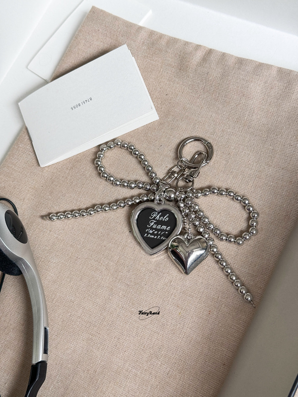 Korean Style ins Metal Silver Beaded Bow Heart Photo Frame Car Keychain Niche Exquisite Bag Pendant for Women