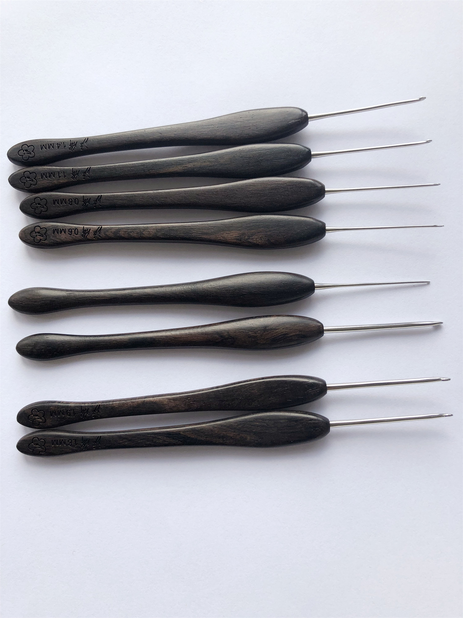 Hand-polished stainless steel needle with hand-crochet hook and needle tool in Shanghai