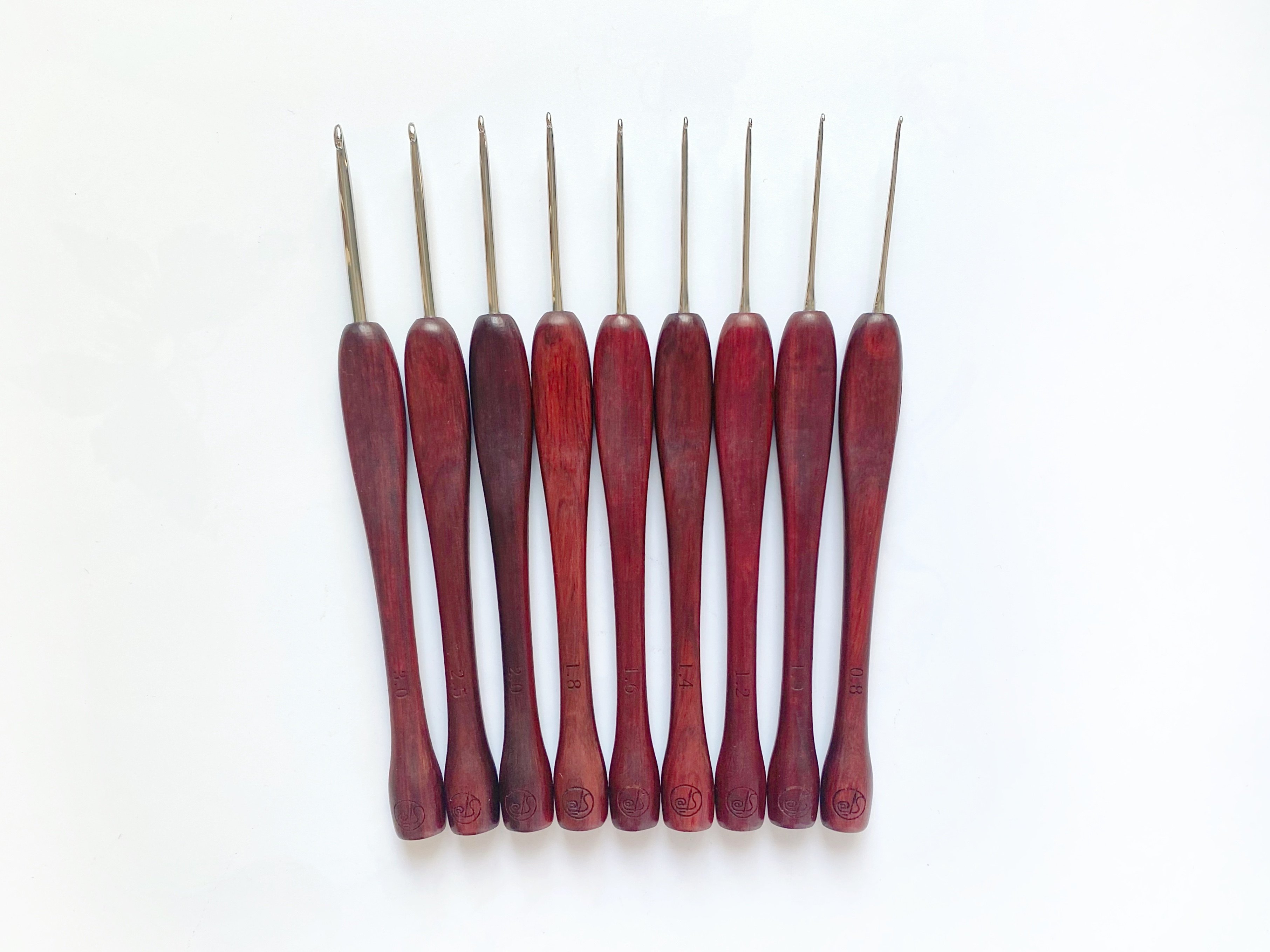 Shanghai Card Hook Needle Round Tail Purple Sandalwood Handle Hook Needle Pure Hand Fine Throwing Needle Hand Woven Wool Thread Household Tools