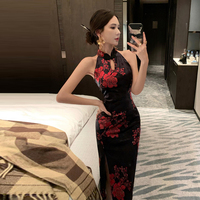 Improved cheongsam dress for young girls, new Chinese style retro sexy hollow halter neck gold velvet printed slit dress