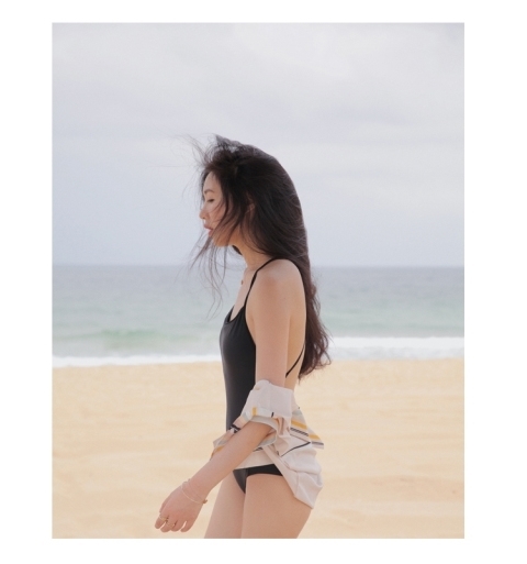 Màu đỏ ròng với cùng một đoạn Big Xiêm bikini bikini nhỏ ngực nhỏ tụ tập để che bụng thon gọn nước nóng tắm phù hợp với phụ nữ đồ bơi nữ một mảnh